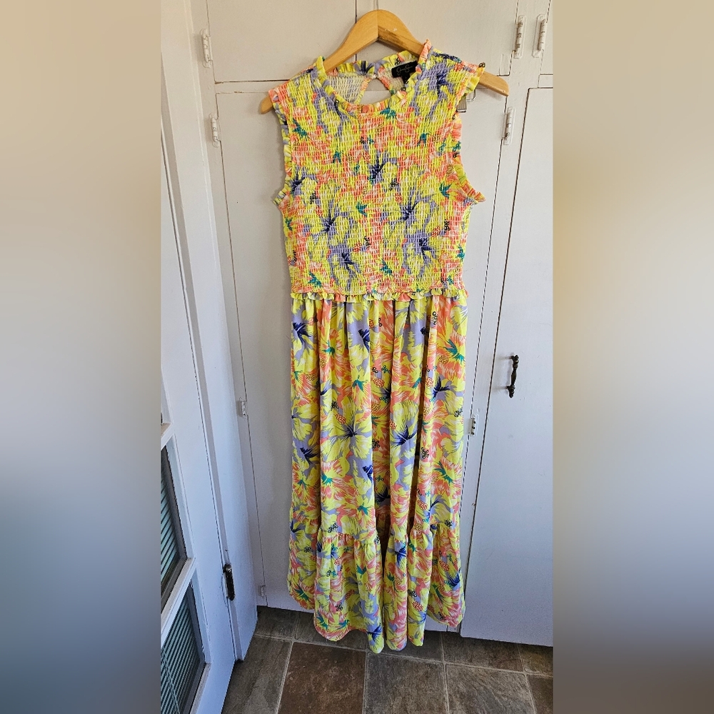 Jessica Simpson Floral sleeveless Smocked Sundress Size L